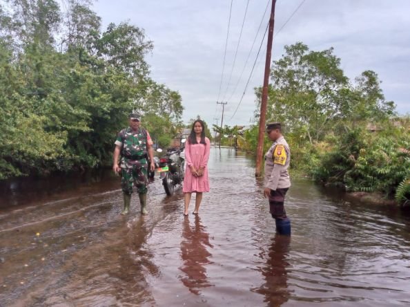 Cek Banjir, Polsek Sabangau Temukan Puluhan Rumah Warga Terendam Air