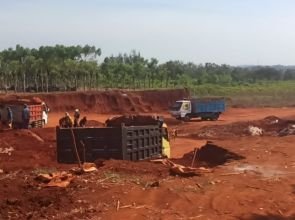 Tambang Tanah Merah di Kerek Diduga Operasi Tanpa Izin: Dinas ESDM Diminta Turun Tangan