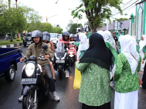 Fatayat NU Kalteng Perkuat Kebersamaan Lewat Kegiatan Berbagi Takjil