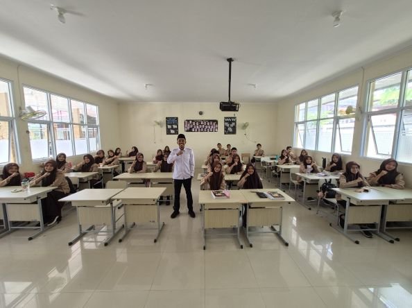 Bawaslu Agam Gencarkan “Kelas Demokrasi”, Bentengi Pemilih Muda dari Politik Uang dan Hoaks