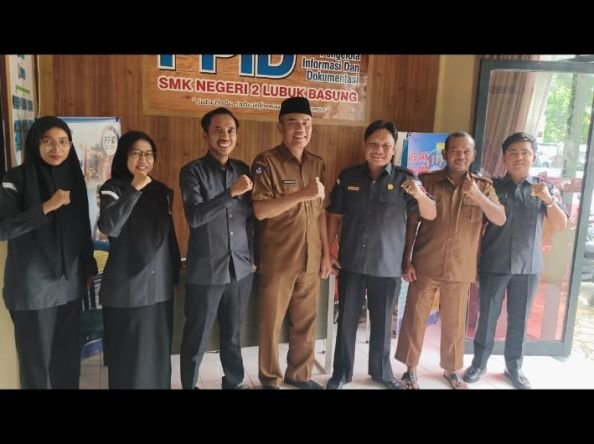 Masa Depan Demokrasi Dimulai dari Bangku Sekolah, Bawaslu Agam Gandeng SMKN 2 Lubuk Basung
