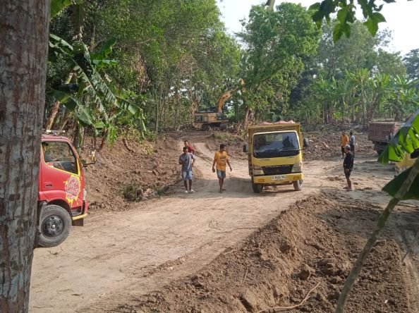 Galian C Berkedok Buka Lahan di Kanor Diduga Jalan Terus, Excavator dan Truk Hilir-Mudik, Solar Subsidi Ikut Dipersoalkan, Aparat ke Mana?