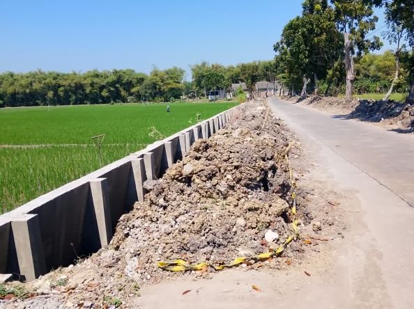 Proyek TPT Talun–Sumberwangi Disorot, K3 Diduga Diabaikan, Kontraktor Bungkam di Tengah Isu Ada Oknum Wartawan yang Membekingi