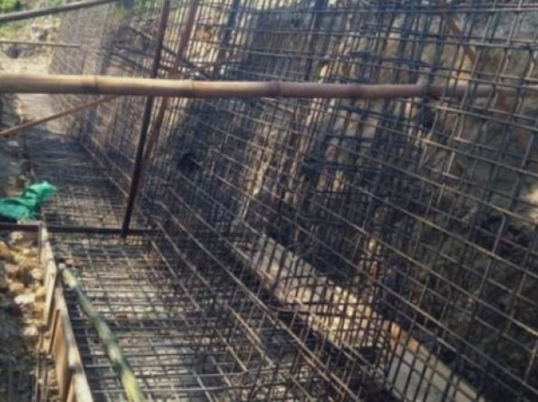 Lantai Kerja Tak Tampak, Pondasi Dipertanyakan: Proyek TPT Rp364 Juta di Kanor Diduga Abaikan Standar Teknis