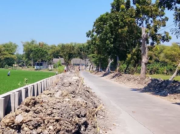 Proyek TPT Talun–Sumberwangi Rp387 Juta Disorot: Pekerja Tanpa APD, Dugaan Pembiaran K3 Menguat